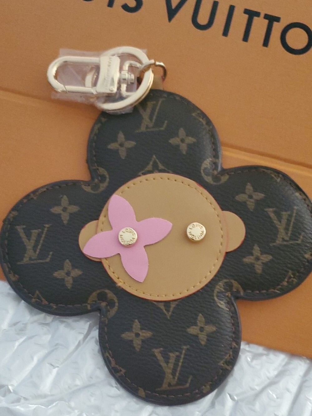 Louis Vuitton Monogram Flower Key & Card Holder with Pink Accent - Picture 3 of 4